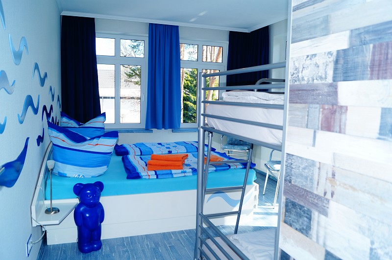 8Schlafzimmer mit Doppelbett...